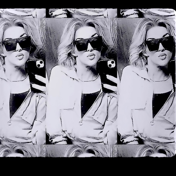 Meet your Posher, MONA! 💖 - Picture 7 of 7